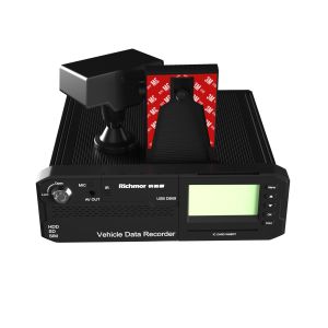 China High Resolution H.264 8 Channel Alarm Input Mobile DVR pour l'enregistrement vidéo des véhicules supplier