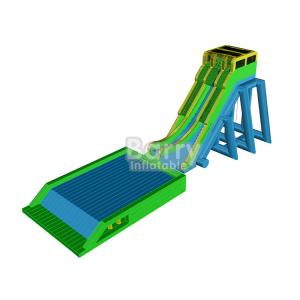 China Outdoor Giant Inflatable Water Slide For Event , Tall Drop Kick Water Slide With Platform supplier