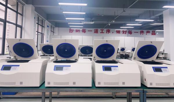 High Capacity 4×750ml Refrigerated Centrifuge Pre Cooling & Lid Lock for Secure Precise Operations
