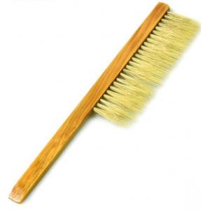 China Bee Brush Beekeeping With Wooden Handle Single Row Bristle Tools For Beekeepers supplier