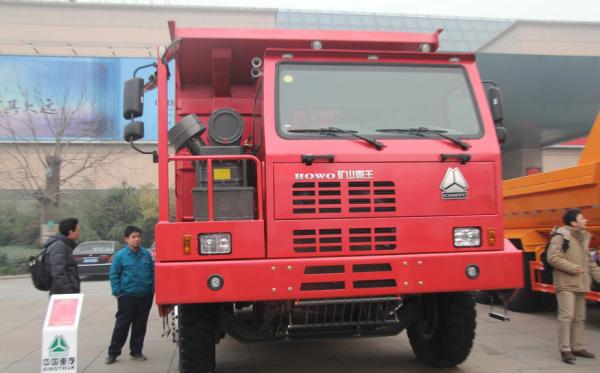 70 tons 6X4 Mine Dump Truck brand Sinotruk HOWO with HYVA Hdraulic lifting