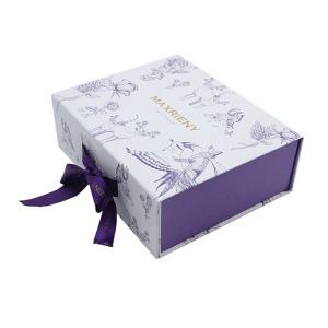 Premium Magnetic Folding Box , Cardboard Magnetic Gift Boxes With Ribbon