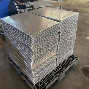 China 40x30cm 46x66cm Aluminum Pizza Tray Aluminium Baking Sheet High Temperature wholesale