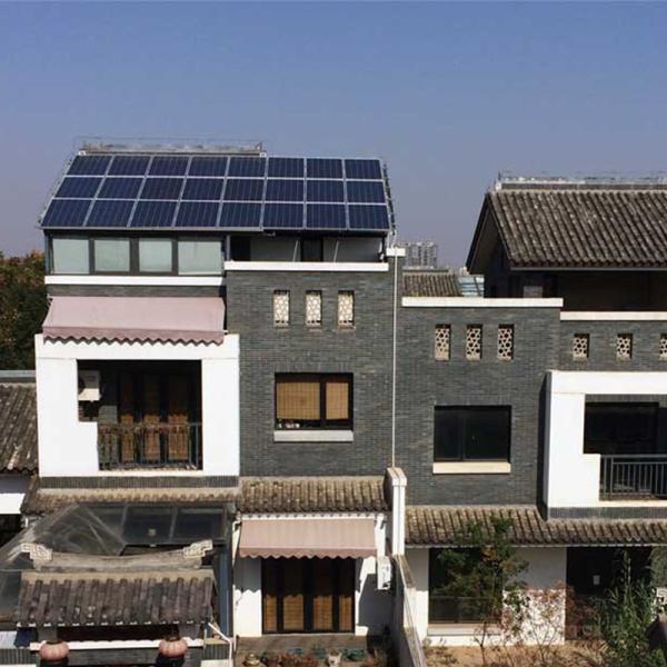 Módulos bifaciais do sistema solar 2 de painéis solares do telhado do poder superior equipados com o 1 optimizer