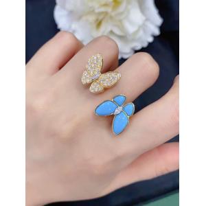 Luxury Sparkles 18K Gold Diamond Ring Diamond Round Cut With Blue Stone