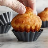 China Foodservice NSF Telfon Nonstick Aluminium Cupcake Mould Mini Fluted Brioche Cake Pan Mold on sale