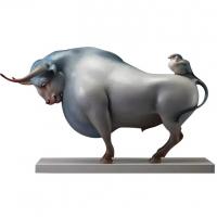 Handmade Painted Resin Animal Statue / Art Fiberglass Cow Statue Hand Carving