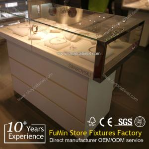Manufacturing customized acrylic jewelry display cabinet