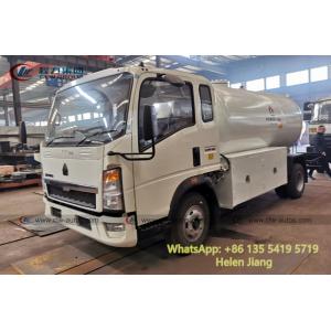 Sinotruk Howo 4x2 6 Wheeler 4T LPG Tanker Truck