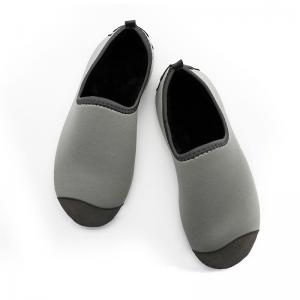 China Short Fluff Adults Winter Fur Shoes Comfortable Non - Slip Soft Pvc Sole supplier