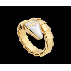  Serpenti 18 kt yellow gold ring with mother of pearl Ref. AN855765