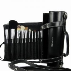 China newly hot sale 16pcs make up brush cosmetics make up brush black color with a role case supplier