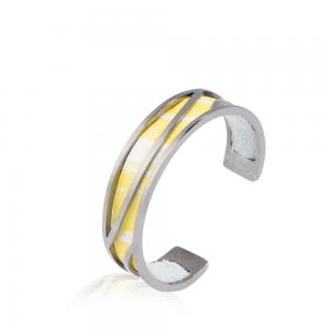 China 18.5cm Womens Leather Cuff Bracelets OEM ODM Black matched yellow Color supplier