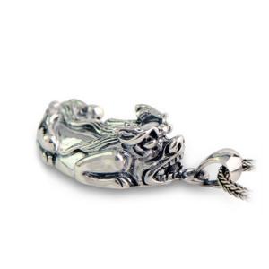 China Men Jewelry 925 Silver Fabulous Wild Beast Pendant Neckalce with Wheat Chain(N013704W) supplier
