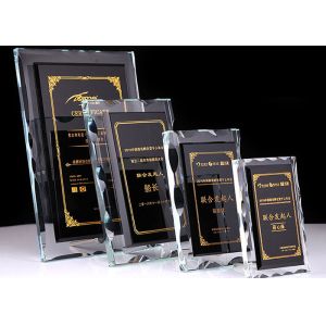 China 耐久のクリスタル グラスのゴルフ トロフィのコップ黒い色の一致のセリウムCCCは証明した supplier