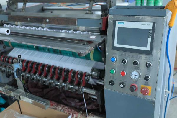 Máquina automática de recorte de papel térmico para corte de papel de alta precisión