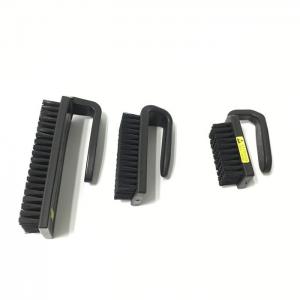 China Synthetics Fibers Cleaning Static Discharge Brush Plastic Handle U Shape Color Black supplier