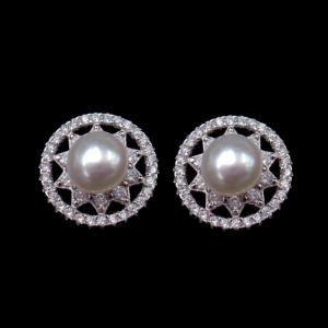 China Fashion Silver Freshwater Pearl Jewelry / Stud Earrings Set For Women Wedding supplier