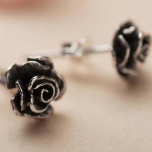 Women Sterling 925 Silver Rose Design Black Rhodium Plated Stud Earrings (034970)
