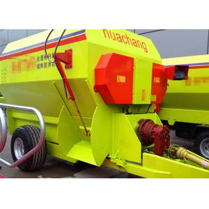 China High Efficiency Sanitary TMR Feed Mixer , 7CBM Cattle Feed Mixer Green Color supplier