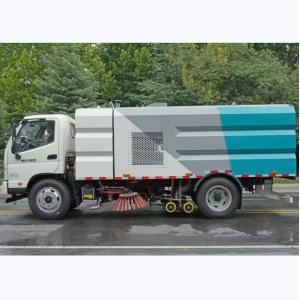 Tow Road Sweeper Street Vacuum Cleaner Truck With Minimum Off Ground Height 240mm