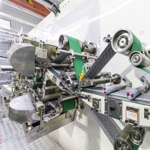 China 使い捨て女性用生理用ナプキン機械サーボモーター制御 SAP 原材料 wholesale