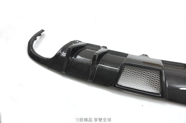 AUDI A4 B8 カーボン繊維の拡散器- FD 様式