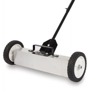 China Convenient Push-Type Magnetic Pick Up Sweeper with 30-50 Lbs Pull Force and Wheels supplier