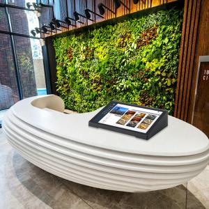 China Tableta de escritorio horizontal Android de 10,1 pulgadas para PC con pantalla táctil, lector NFC, alimentación POE RJ45, uso industrial, comercial, para hoteles, restaurantes, tiendas minoristas, uso en escritorio on sale