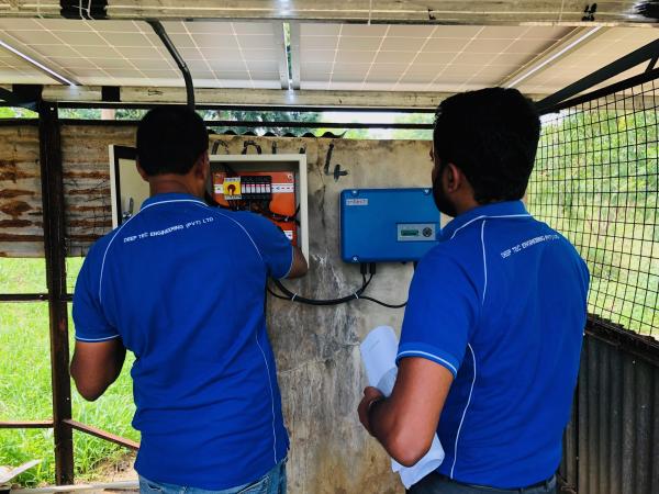 JNTECH 3HP JNP2K2L Solar Pump Inverter For Home / Farm Irrigation With AC Input
