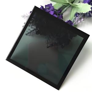 China Verre flotté clair de 1,6 mm, 1,8 mm, 2 mm avec taille personnalisée pour applications décoratives wholesale
