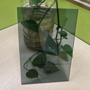 China 2 mm gris 4 pieds-7 pieds feuilles de toiture en polycarbonate résistent aux conditions météorologiques extrêmes pour la longévité et la durabilité supplier