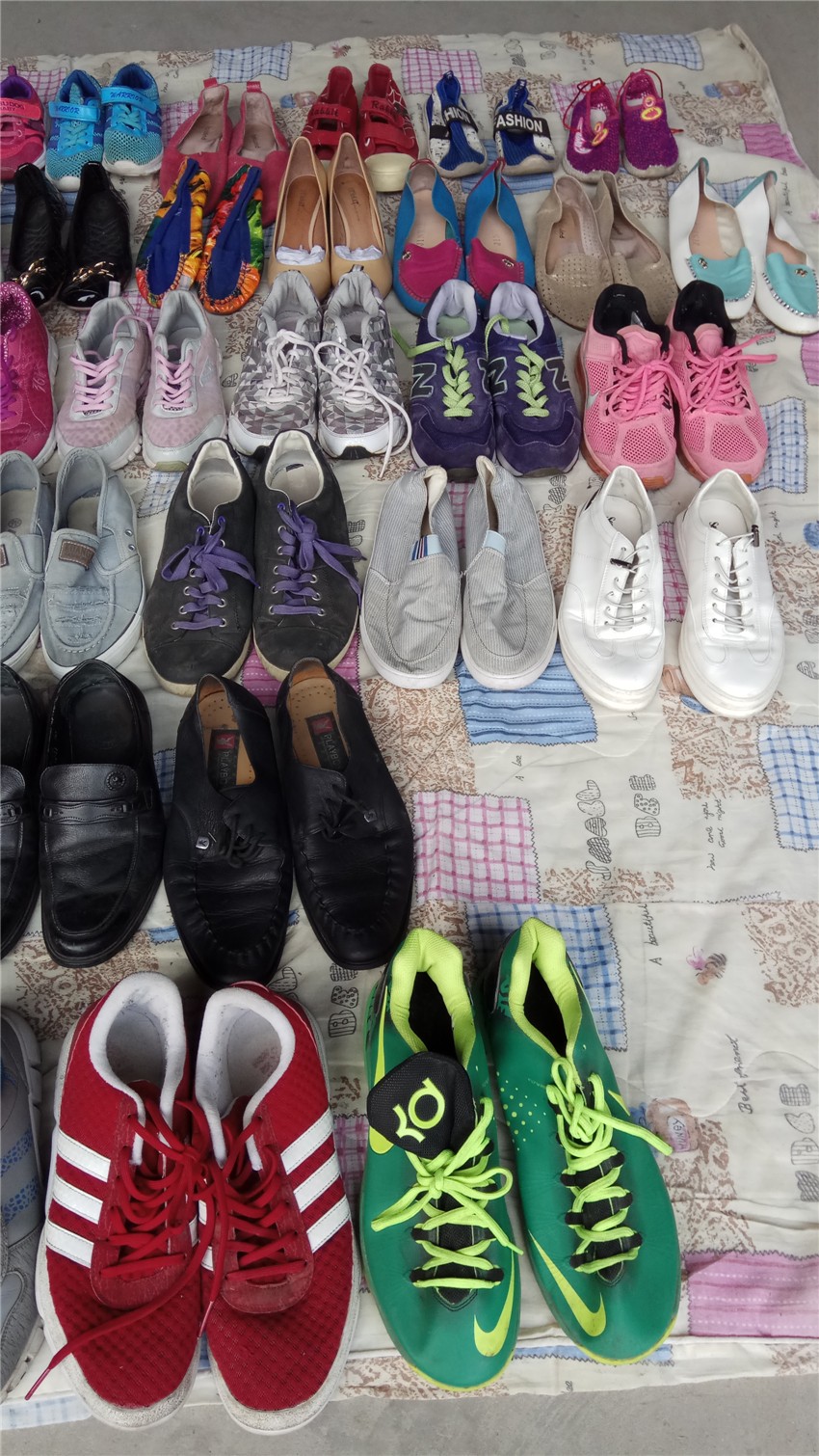 Wholesale used shoes for Togo Market , used shoes second-hand clothing ...
