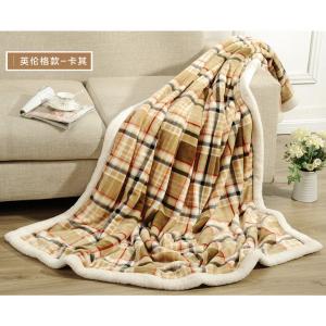 China Polyester Super Soft Plaid Flannel Blanket , Knitted Fall Plush Throw Blanket supplier