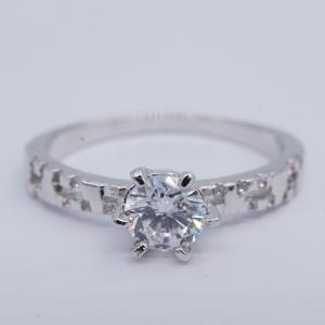 China Blank Carve Design Silver Cubic Zirconia Rings / Real Silver 925 White Gemstone Ring supplier