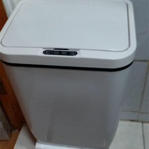 China 12L Household Trash Can , Home Depot Trash Bins With Quiet Close Lid supplier