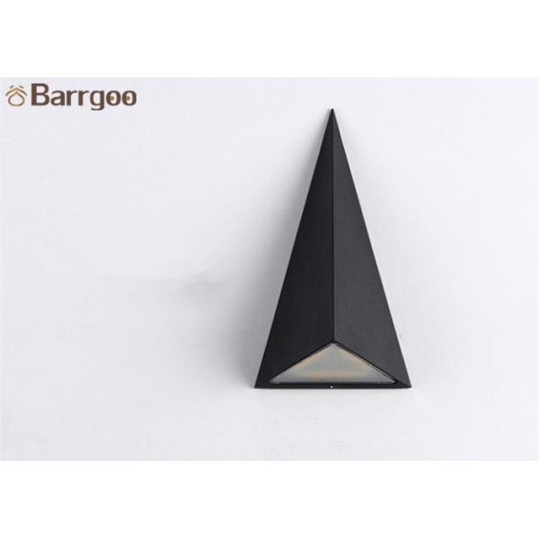 China 9W lumière fixée au mur imperméable de la triangle LED pour l'utilisation extérieure intérieure supplier