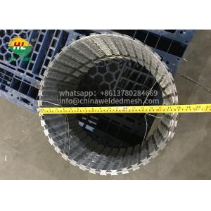 BTO22 Concertina Barbed Wire Galvanized Steel Material Double Loop With Clips 450mm
