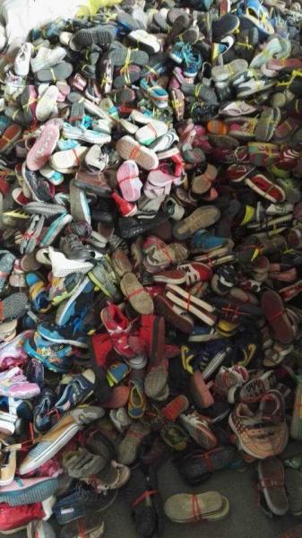 Baby shoes/used children shoes with large stock