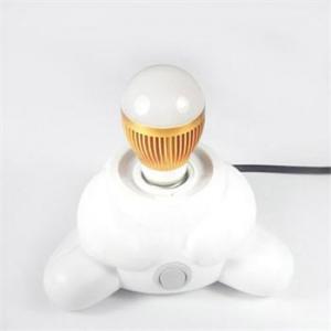 Low Heat Generating Dimmable 3W SMD Led Light Bulb 300lumen Warm White