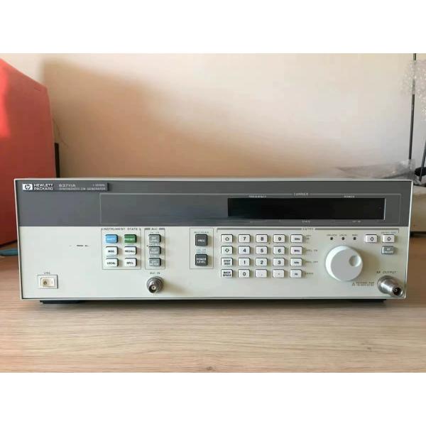 Agilent 83711A RF信号生成器 1GHz 20GHz 合成CW生成器