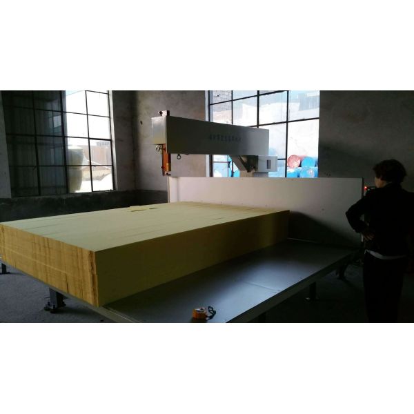 PLC Control Automatic Foam Cutting Machine Vertical Foam Cutter Machine