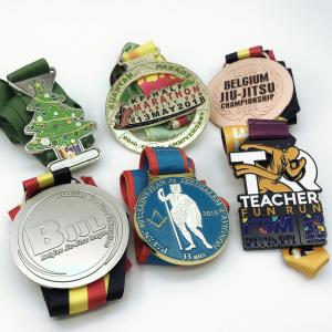 China Cute Led Light Metal Sports Medal Soft Enamel Running Race Christmas Karate Medal supplier