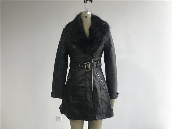 Long Style Black Color Ladies PU Jacket With Detachable Fur Collar TW64825