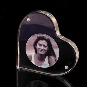 China Heart Shape Acrylic Block Photo Frames With Good Fashion supplier