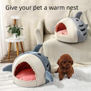 China Fall Winter Fish Cat Bed Pet Universal Warm Villa Semi Enclosed Shark Shaped Dog Nest supplier