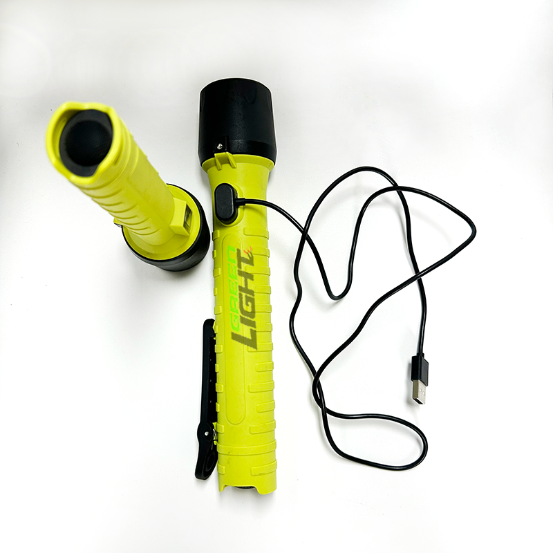 China Linterna LED a prueba de explosiones e impermeable IP68, 5000 Lux, 3.4Ah wholesale