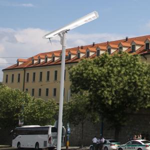 China Outdoor Integrated Smart Solar Street Light Management System Lithium Battery 120W supplier