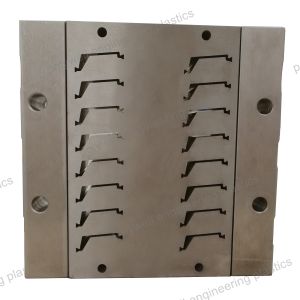 China Matrice de moule à extrudeuse pour bandes isolantes thermiques insérées dans des profilés en aluminium supplier