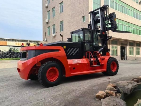 30T Heavy Lift Forklift With Orange Red Yuchai Engine And Front Or Rear Wheel Steering Container Operations